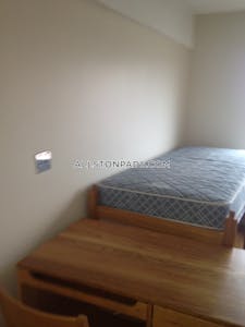 Allston Studio 1 Bath Boston - $2,100 No Fee