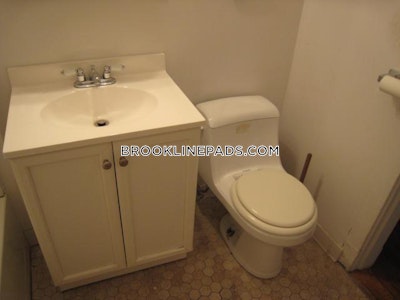Brookline Apartment for rent 3 Bedrooms 1 Bath  Boston University - $5,035 No Fee