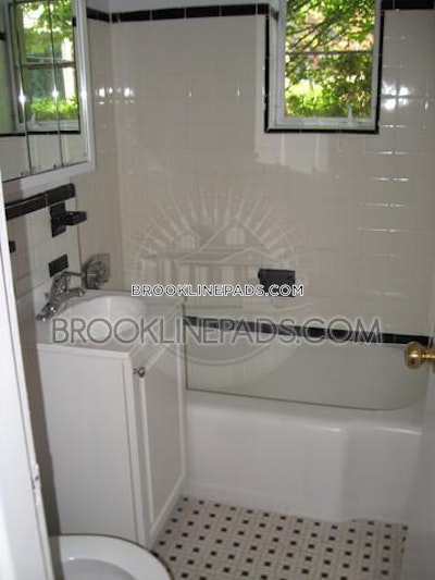 Brookline Apartment for rent 1 Bedroom 1 Bath  Coolidge Corner - $2,780 No Fee