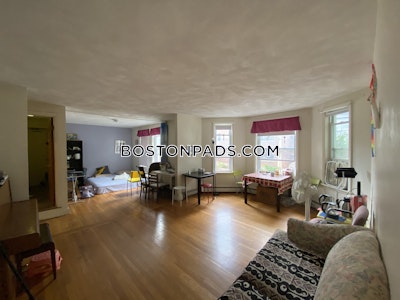Brookline Apartment for rent 2 Bedrooms 1 Bath  Beaconsfield - $3,295 No Fee